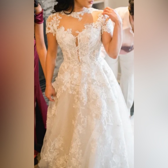 Beautiful Oleg Cassini wedding dress style CWG833 /Davids Bridal - Picture 3 of 12